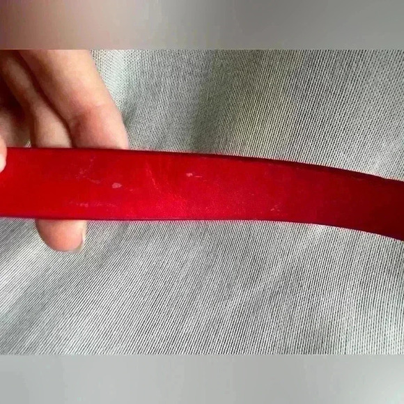 Women’s Red Gold Minimalist Classic Everyday Casual Statement Accessory Belt - Picture 4 of 7